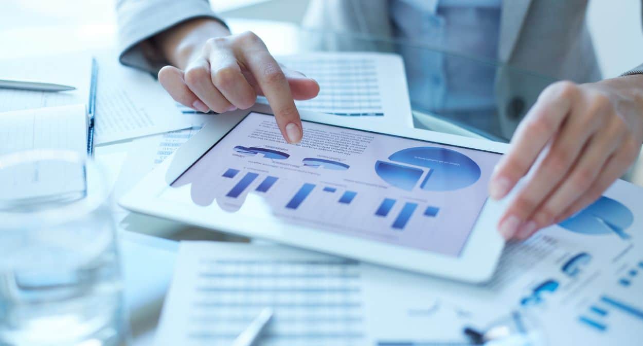 Benefits of conducting a competitive market analysis Benefits of conducting a competitive market analysis